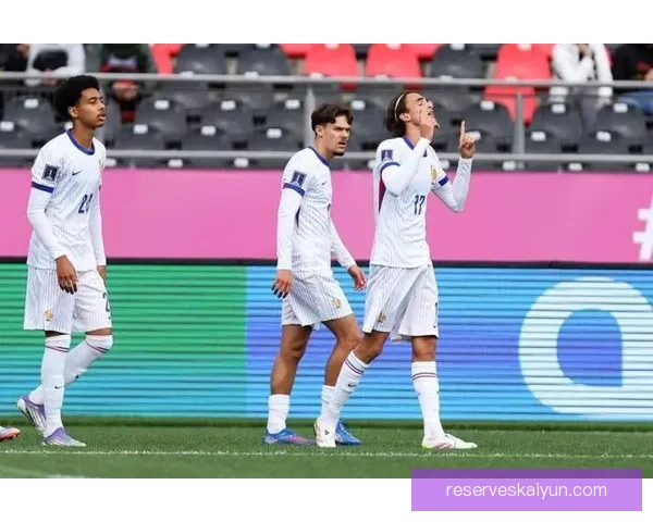 圣埃蒂安青训实力持续提升，培养出多名潜力球员备受关注。