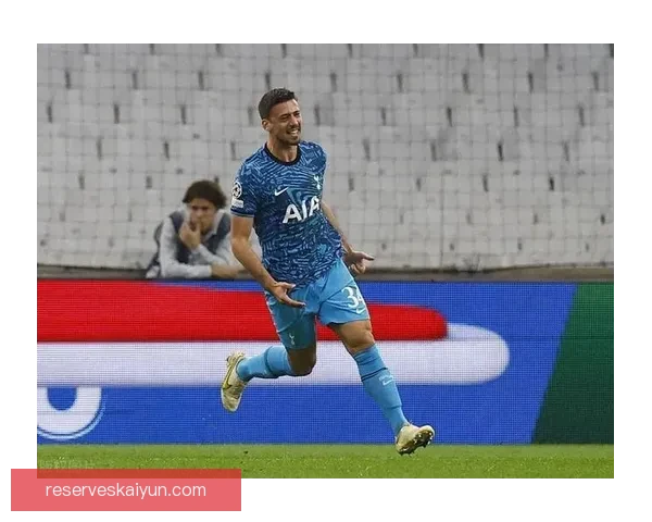 霍伊别尔持续保持比赛稳定性，成为热刺中场的关键支柱